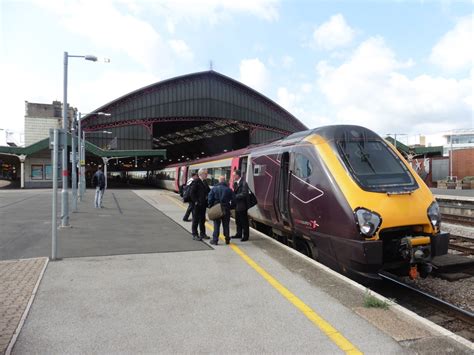 Cross Country train for Aberdeen © Roger Cornfoot cc-by-sa/2.0 ...