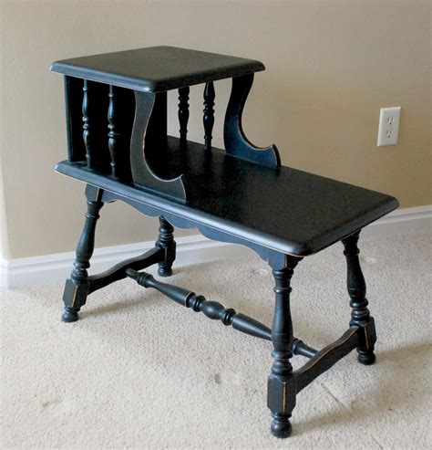 DIY Furniture Refinishing-Spray Paint Style