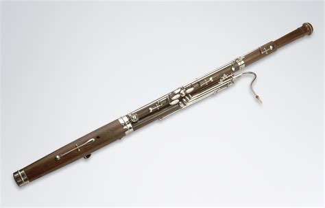 The origins of the Bassoon:Instruments of the bassoon family - Musical Instrument Guide - Yamaha ...