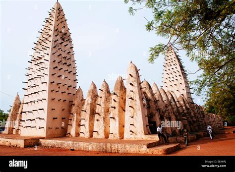 Sudanese style mosque, Bobo Dioulasso, Burkina Faso Stock Photo - Alamy