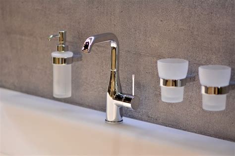 Bathtub Faucet Types: Which is Best for You? - Bathtubber