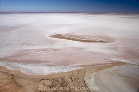 Lake Eyre Salt Lake (15m below sea level), Lake Eyre National Park ...