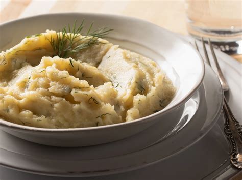Creamy Garlic-Confit Mashed Potatoes | Recipes