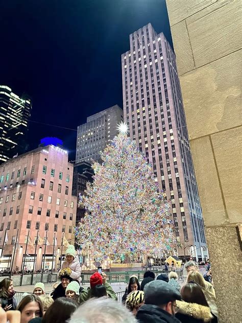 Our Favorite NYC Holiday Light Displays | Stroller in the City