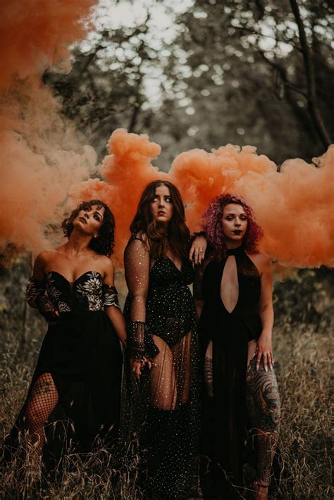 Pin by Emily Mushrush on The witches photoshoot | Halloween photoshoot, Halloween styled shoot ...