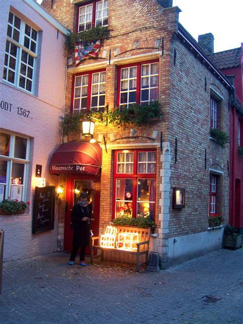 De Vlaamsche Pot. Encontramos este restaurante en Brujas era un gran lugar y perfecto para la ...