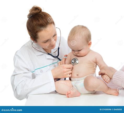 Nurse Auscultating For Female Patient By Using Stethoscope At The Hospital Park Stock ...