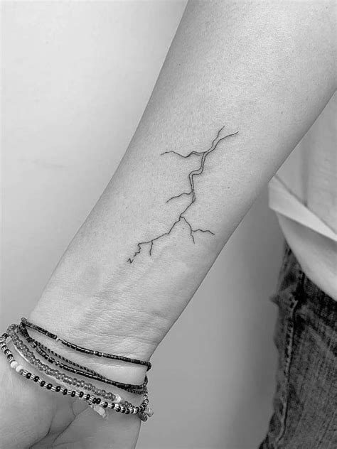 Share more than 69 lightning strike tattoo best - thtantai2