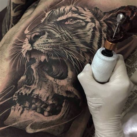 Tigre crâne | Tätowierungen, Tattoo spirit, Tattoo motive