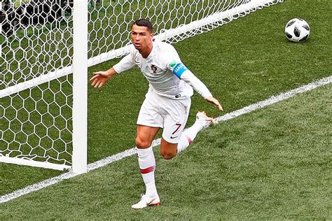 Cristiano Ronaldo’s Goal in Morocco at World Cup Has a Winning Trick – Footwear News