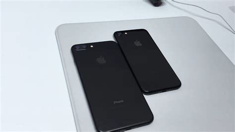 Jet black iPhone 7 vs. matte black iPhone 7 Plus - Video - CNET