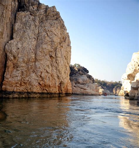 Bhedaghat - Boating in magnificent marble canyons!