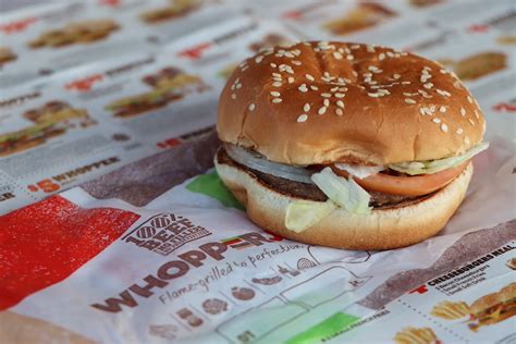 Burger King Grilled In Lawsuit For Misrepresenting Whoppers In Ads - DesignTAXI.com