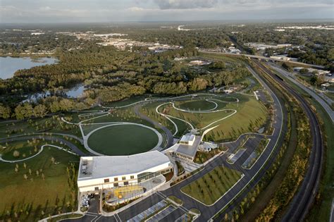 Parque Bonnet Springs / Sasaki | ArchDaily en Español