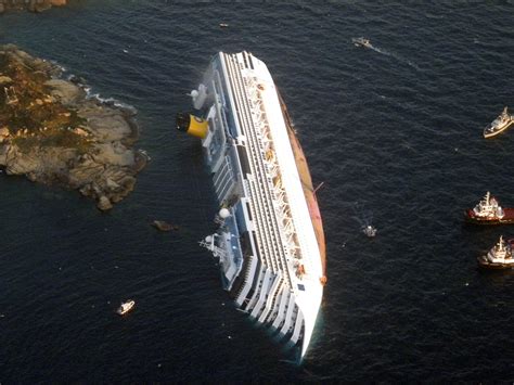 Costa Concordia ship owner seeks victim status in wreck - CBS News