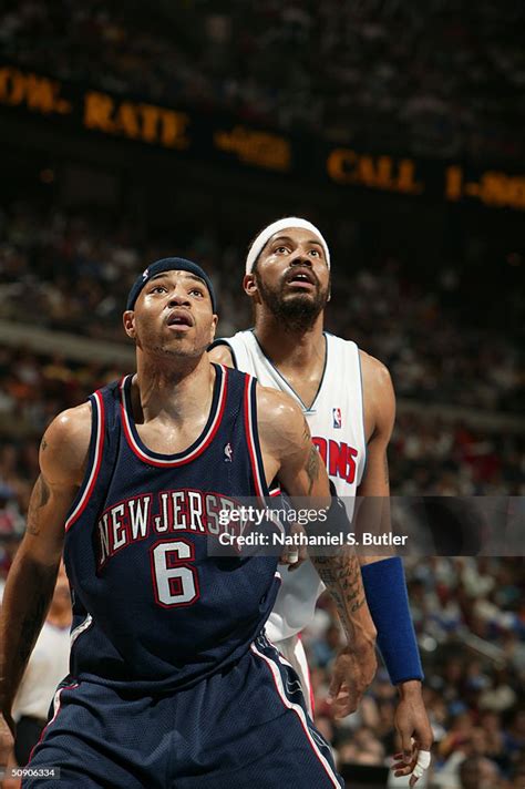 Rasheed Wallace of the Detroit Pistons defends Kenyon Martin of the ...