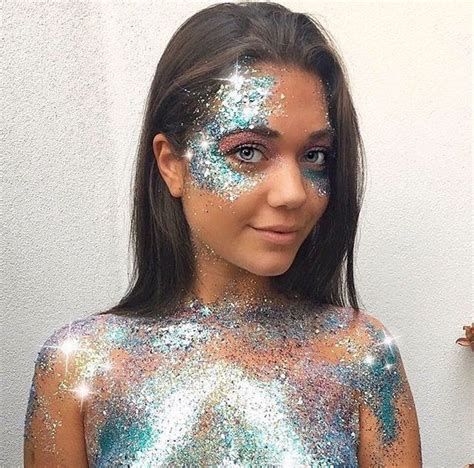 Dont over do it on the Glitter for Coachella | Festival makeup glitter, Coachella hair, Festival ...