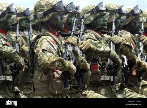 Tentara nasional indonesia hi-res stock photography and images - Alamy