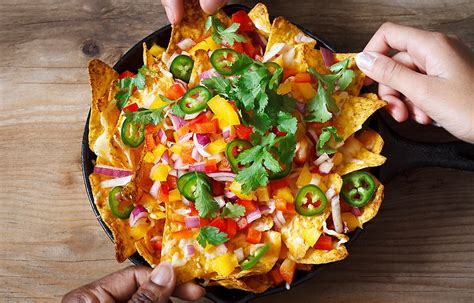Best Super Bowl Veggie Nachos Recipe — Eatwell101