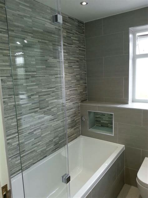 Bathroom, feature wall tiles, wall hung #wohnung #hausdekor #wohnzimmer #hausdekoration #wohnide ...