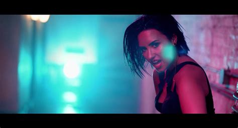 Demi Lovato Owns the Wet Hair Look in ‘Cool for the Summer’ Video