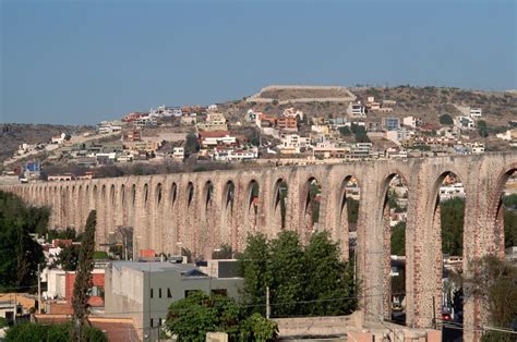 Queretaro Aqueduct, Queretaro, Mexico (built allegedly in 1738 by a ...