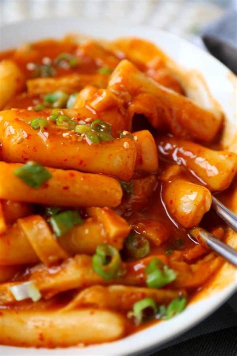 Tteokbokki (Dukbokki) - 떡볶이 | Resep | Makanan pedas, Resep masakan korea, Masakan korea