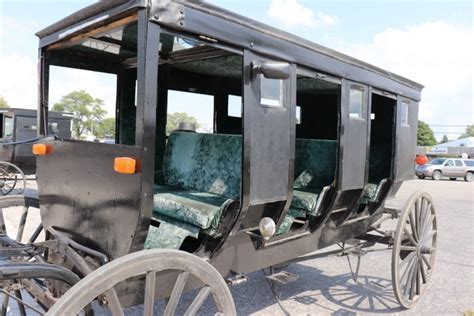 Exclusive Tour of An Amish Buggy in Shipshewana | Shipshewana Auction & Flea Market