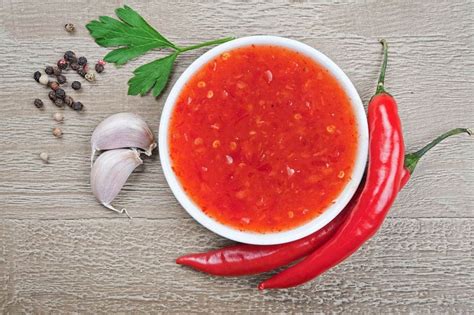 5 Best Chili Garlic Sauce Substitutes - Miss Vickie