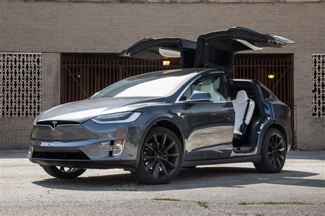 La Tesla Model X 2021 ha una migliore autonomia: ora si sfiorano i 600 km