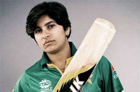 What makes Nida Dar one of the Finest All Rounders in Women’s Cricket ...