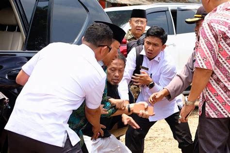 Indonesia chief security minister Wiranto attacked by assailants with ...