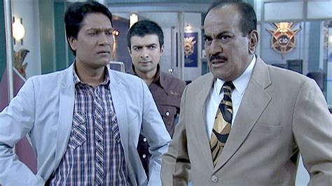 Watch CID Episode No. 624 TV Series Online - Apaharan - SonyLIV