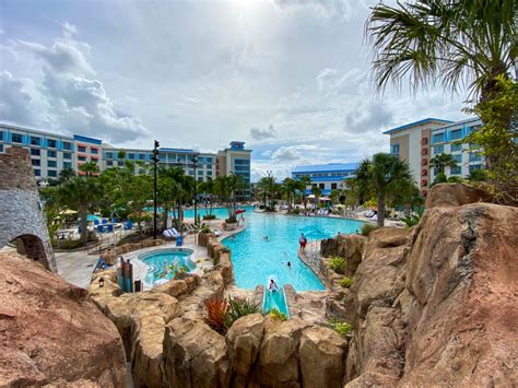 Hotel Review: Loews Sapphire Falls at Universal Orlando Resort • The ...