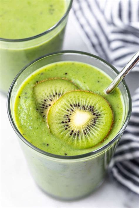 Apple Kiwi Green Smoothies - Simply Whisked