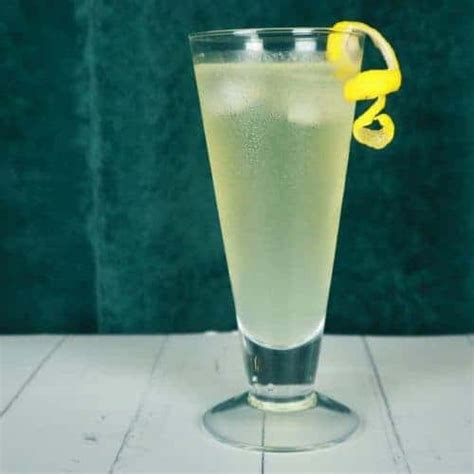 French 75 Champagne cocktail - Culinary Ambition