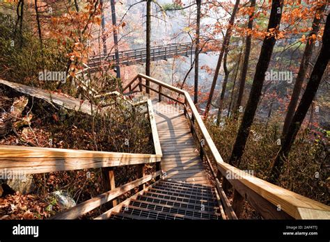 Tallulah gorge suspension bridge hi-res stock photography and images ...