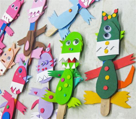 Roaring Dinosaur Puppet Making Workshop for Schools | Teaching Resources