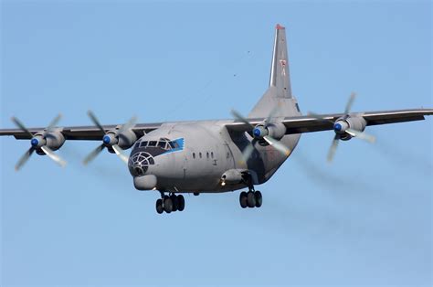 File:Russian Air Force Antonov An-12 Dvurekov.jpg - Wikipedia