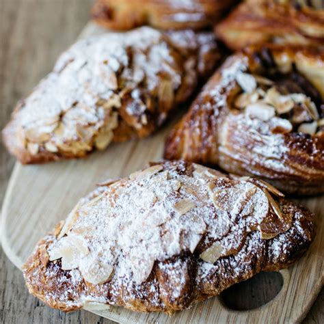 Almond Croissant (6 pieces) – Wombat Hill House