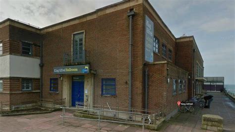 King Alfred Leisure Centre: Hove councillors select developer - BBC News