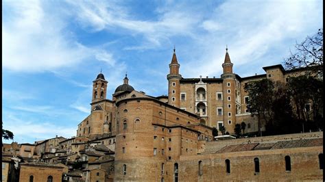 Italy Travel - Urbino and the Palazzo Ducale - YouTube