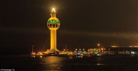 Admire probably the most lovely lighthouses on the earth – HiHi Travel | Lighthouse, Jeddah ...