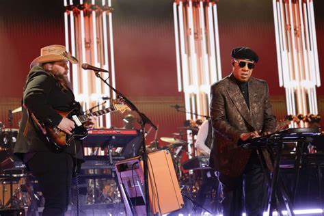 Chris Stapleton Joins Stevie Wonder and Smokey Robinson For Show ...