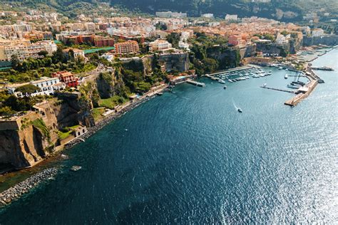 The beaches of Sorrento not to be missed and how to visit them