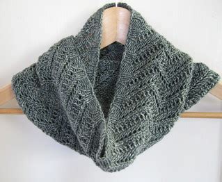 Ravelry: Crooked Lines pattern by Karalee Harding