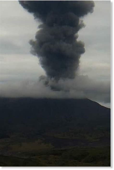 This week in volcano news - Alert level raised at Mayon, new eruption ...