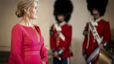 Helle Thornings lyserøde kjole skal udstilles af Nationalmuseet | Kristeligt Dagblad