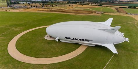 Airlander 10: conheça a maior e mais luxuosa aeronave do mundo - TecMundo