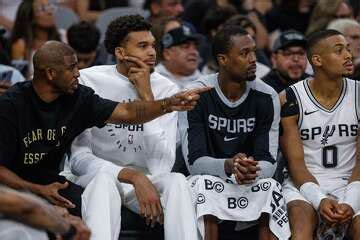 Spurs reveal starting lineup for season opener against Mavericks